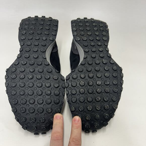 Athletic_Shoes
